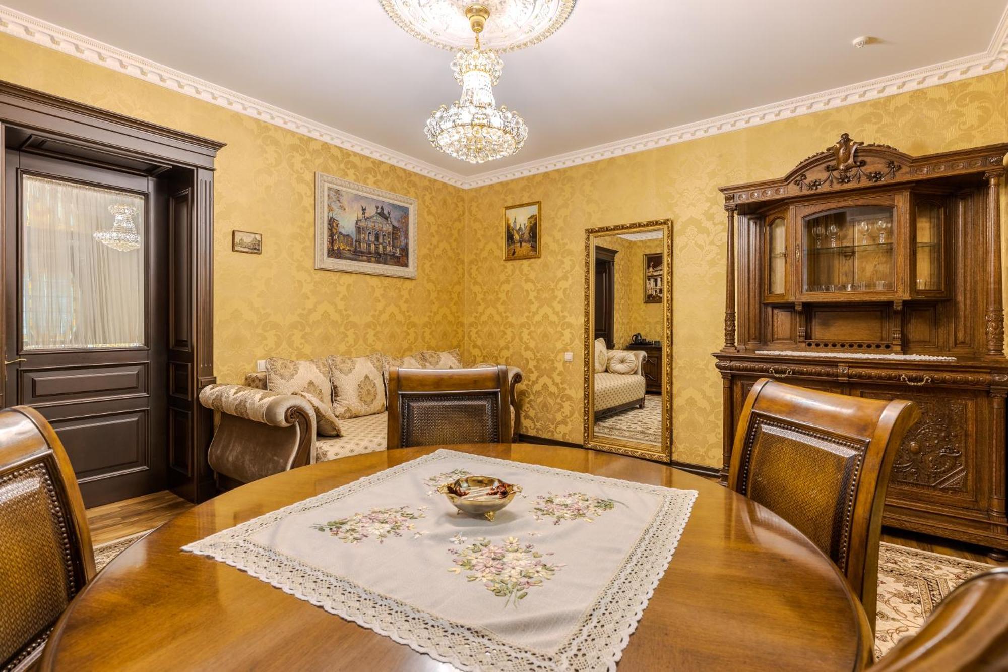 Luxury Boutique Andreevskiy Lemberg Exterior foto